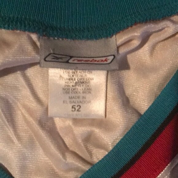 Authentic NBA Jersey - Picture 3 of 4